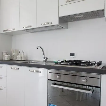 Apartment Ferienwohnung Fuer 6 Personen Ca 75 Qm In Cefalu, Sizilien Nordkueste Von Sizilien - B44294