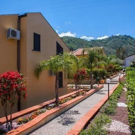 Apartment Ferienwohnung Fuer 6 Personen Ca 75 Qm In Cefalu, Sizilien Nordkueste Von Sizilien - B44294 Cefalu